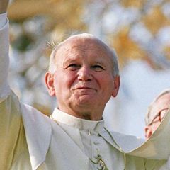 100 anos do nascimento de São João Paulo II, o Papa da Família